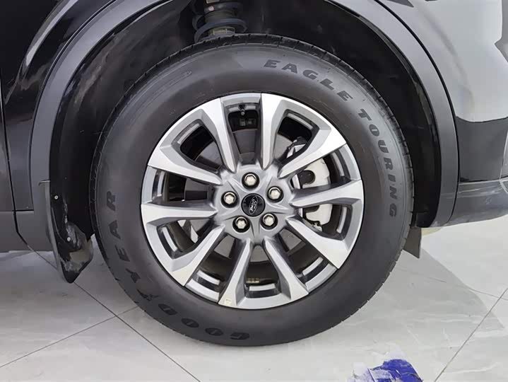 Фото 6 - Ford Edge