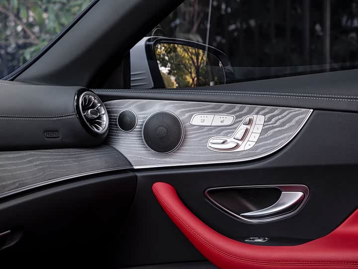 Фото 6 - Mercedes-Benz E-Class