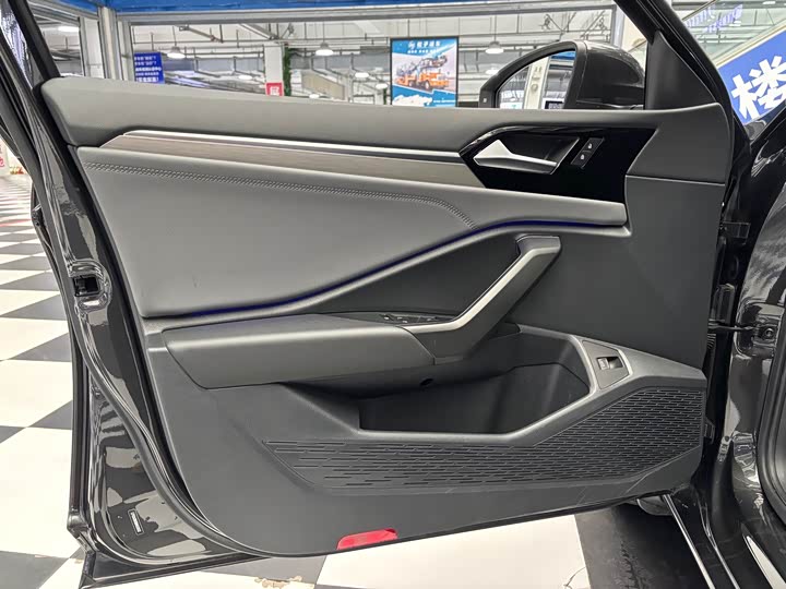 Фото 4 - Volkswagen Sagitar L