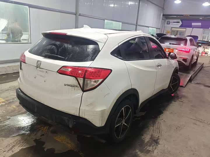 Фото 2 - Honda Vezel