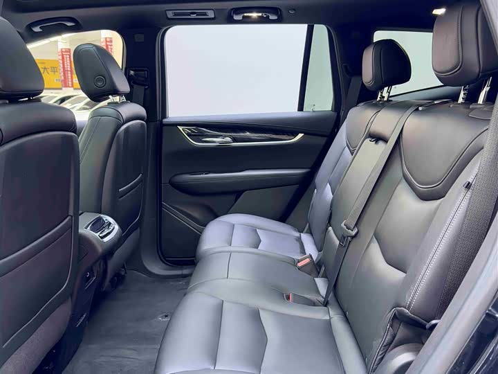 Фото 5 - Cadillac XT6