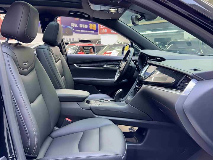Фото 7 - Cadillac XT6