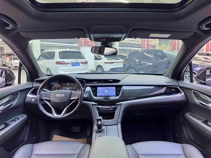 Фото 8 - Cadillac XT6
