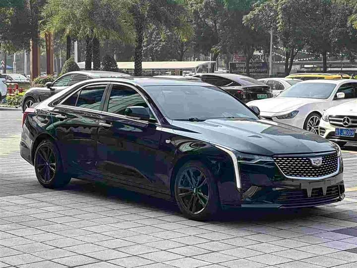 Фото 1 - Cadillac CT4