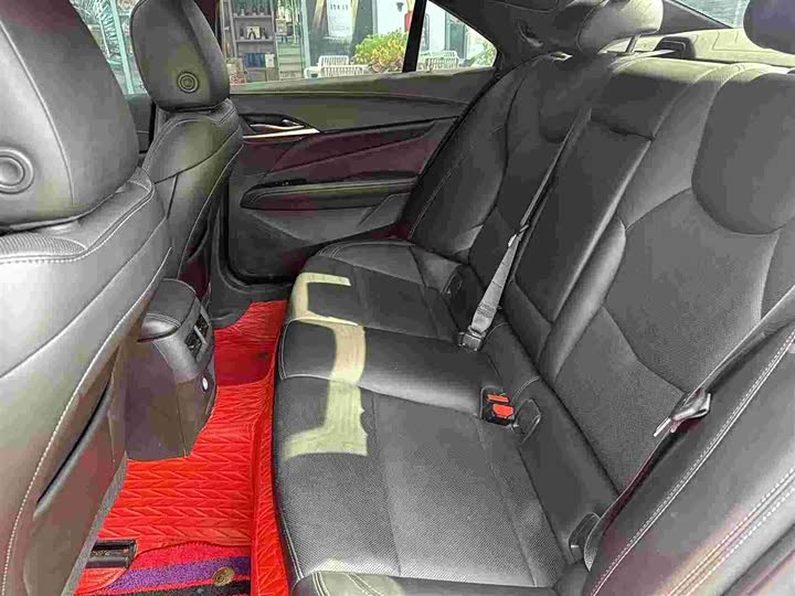 Фото 6 - Cadillac CT4