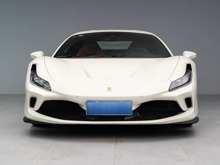 Фото 1 - Ferrari F8