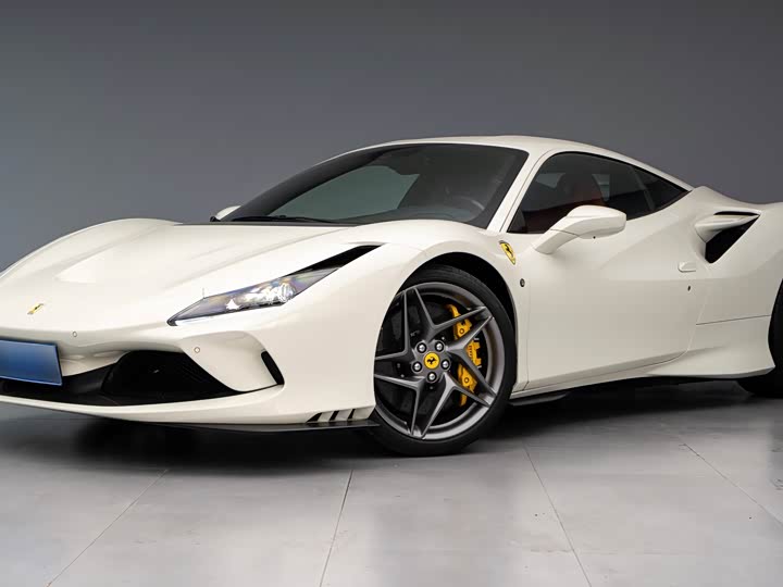 Фото 2 - Ferrari F8