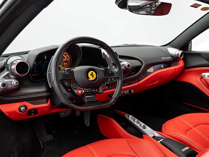 Фото 5 - Ferrari F8