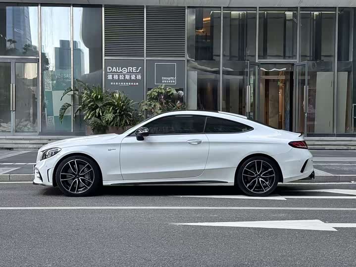 Фото 3 - Mercedes-Benz C-Class AMG