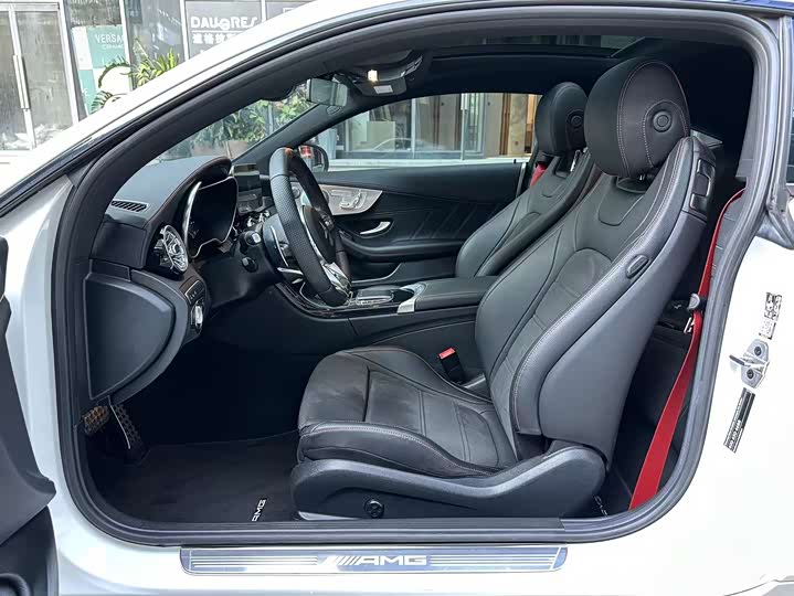 Фото 9 - Mercedes-Benz C-Class AMG