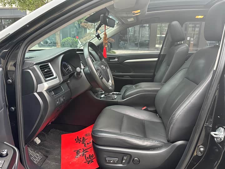 Фото 3 - Toyota Highlander