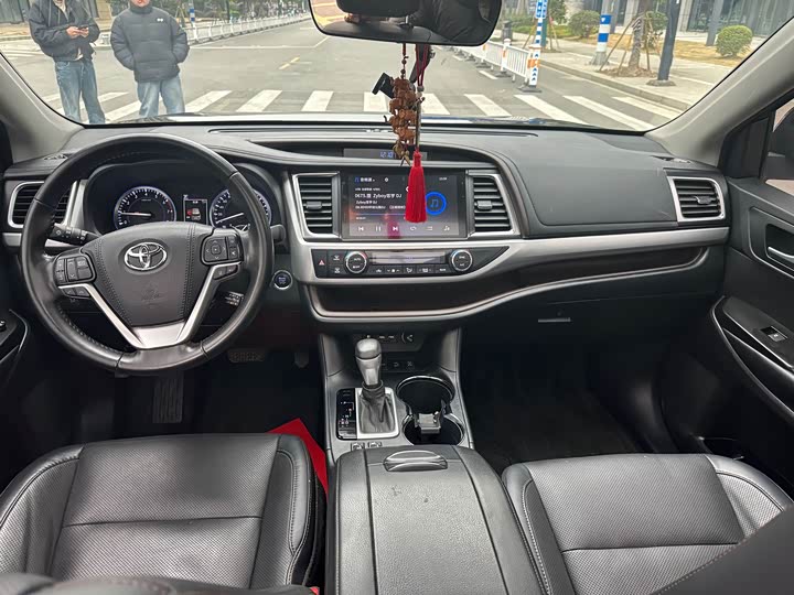 Фото 5 - Toyota Highlander