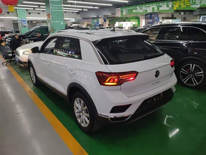 Фото 5 - Volkswagen T-Roc