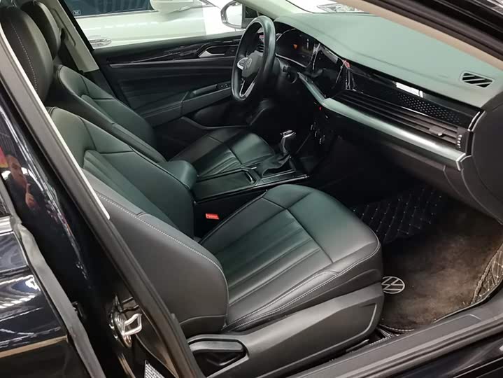 Фото 8 - Volkswagen Passat