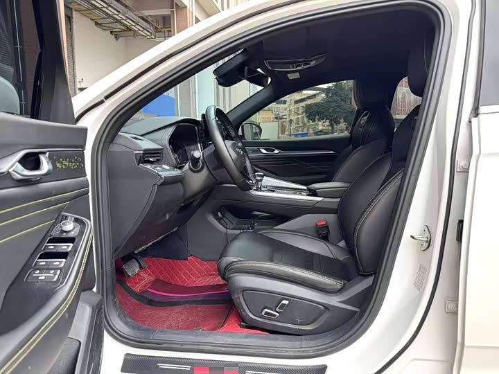 Фото 4 - Geely Preface