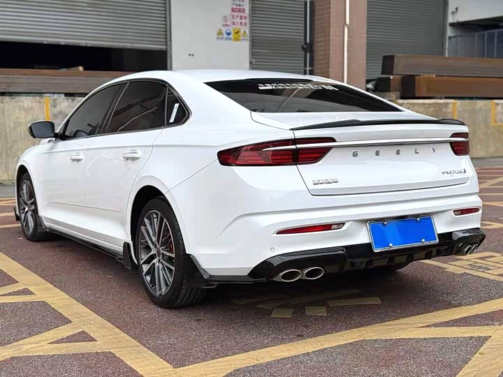 Фото 7 - Geely Preface