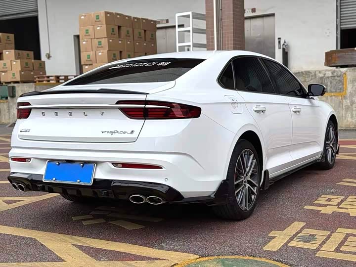 Фото 9 - Geely Preface