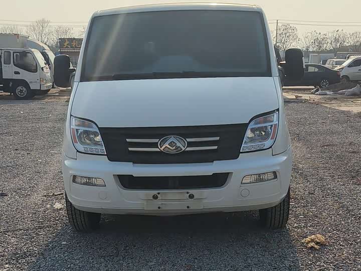 Фото 2 - Maxus V80