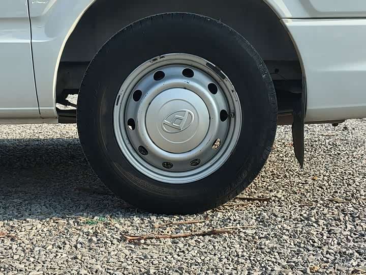 Фото 6 - Maxus V80