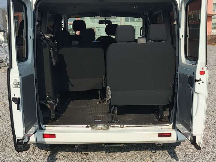 Фото 8 - Maxus V80