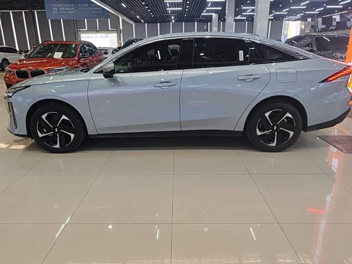 Фото 5 - Geely Galaxy L6