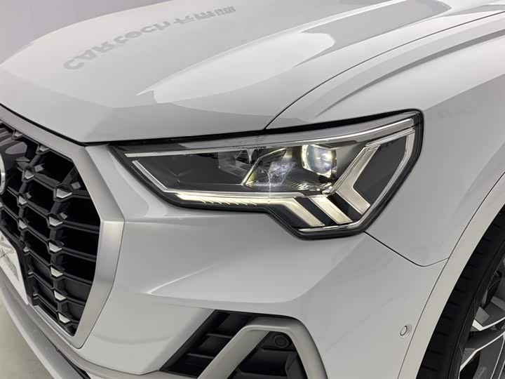 Фото 9 - Audi Q3