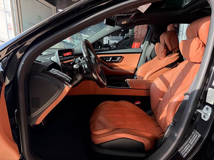 Фото 4 - Mercedes-Benz Maybach S-Class