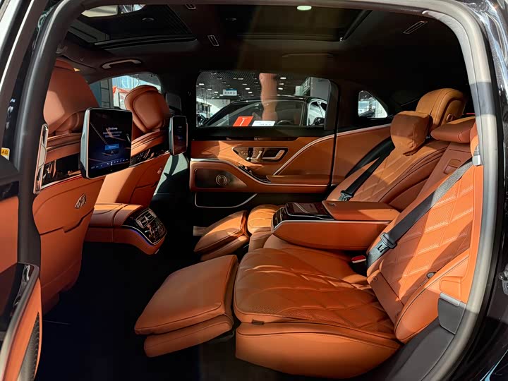 Фото 8 - Mercedes-Benz Maybach S-Class