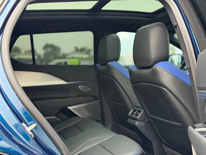 Фото 8 - Cadillac GT4