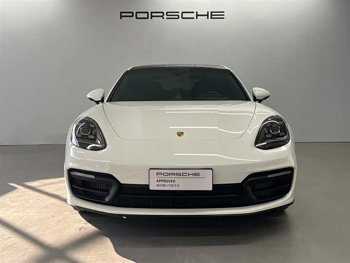 Фото 2 - Porsche Panamera