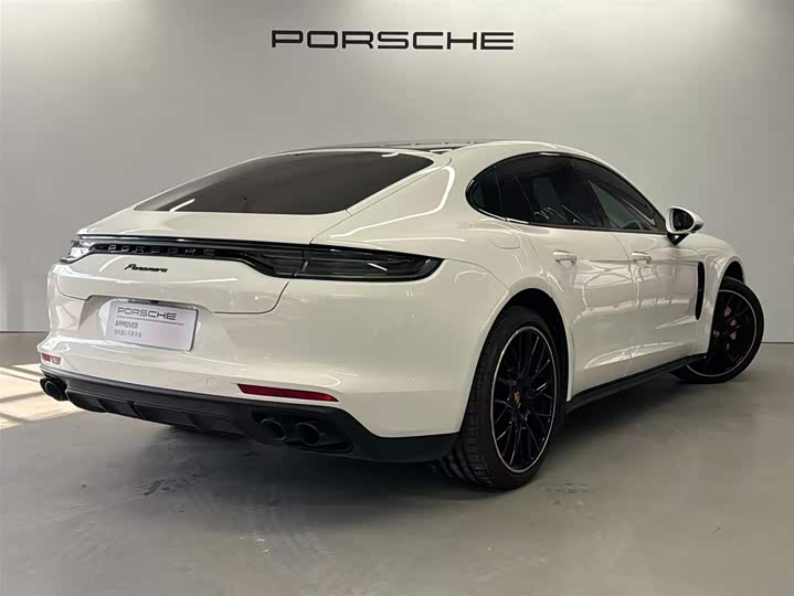 Фото 4 - Porsche Panamera