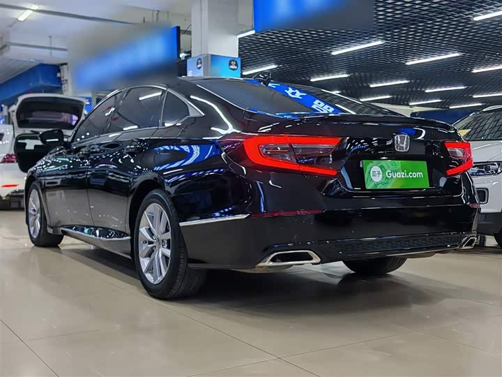 Фото 6 - Honda Accord