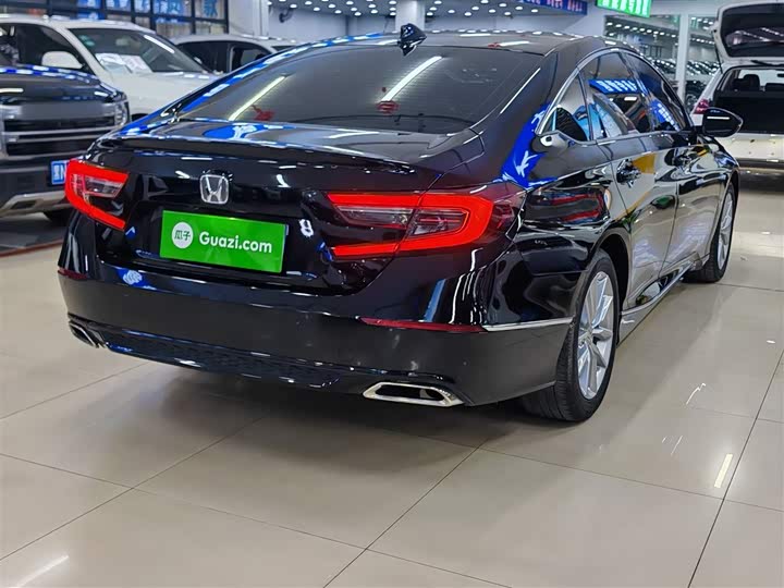 Фото 7 - Honda Accord