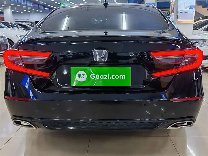 Фото 8 - Honda Accord