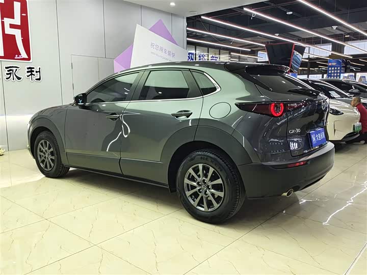 Фото 3 - Mazda CX-30
