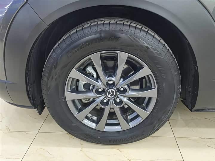 Фото 8 - Mazda CX-30