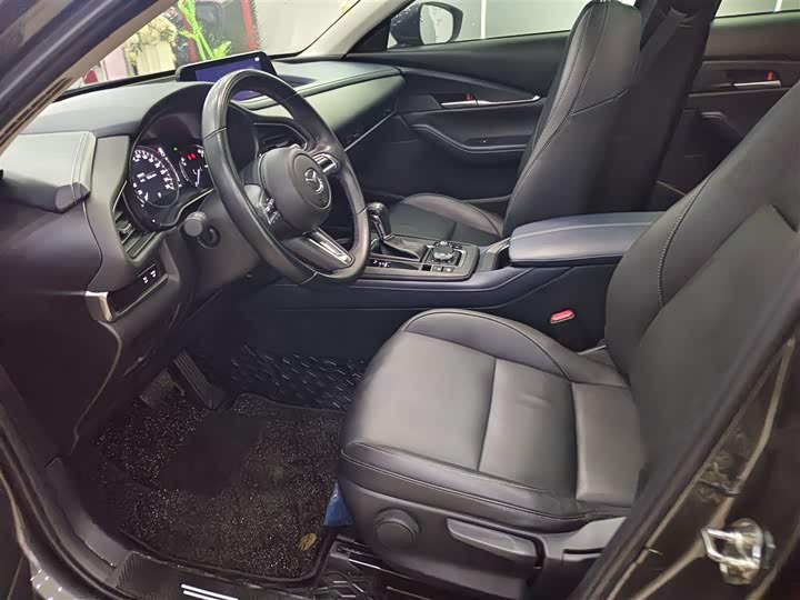 Фото 9 - Mazda CX-30