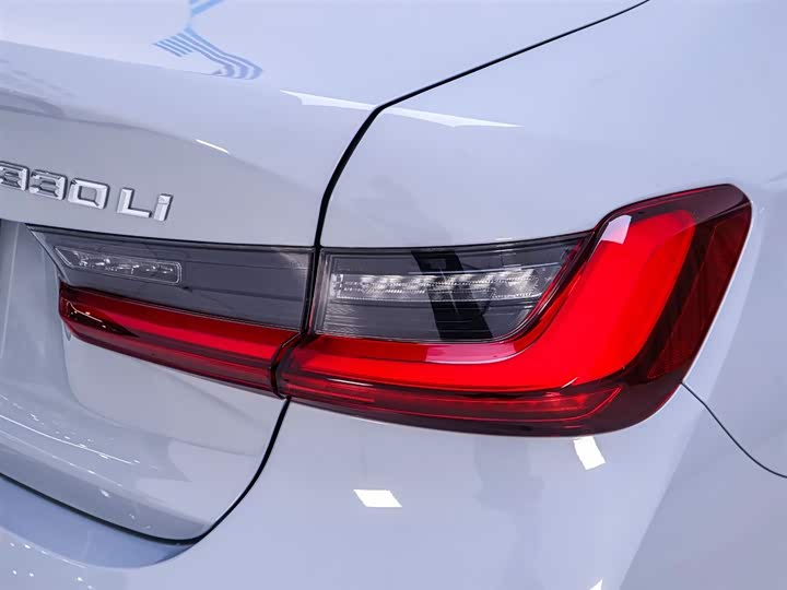 Фото 9 - BMW 3 Series