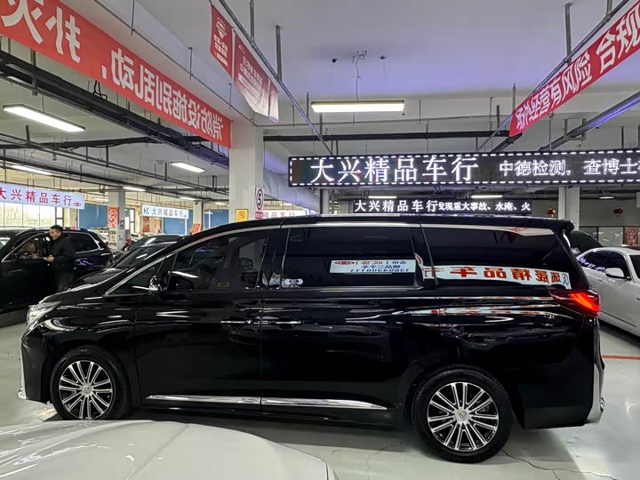 Фото 4 - GAC Trumpchi M8