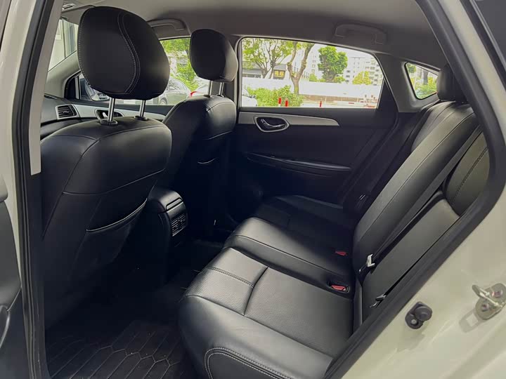 Фото 6 - Nissan Sylphy