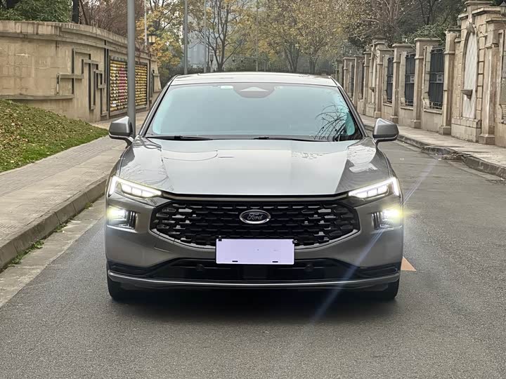 Фото 2 - Ford Mondeo