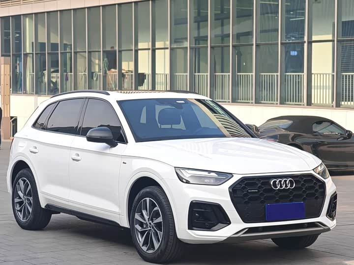 Фото 3 - Audi Q5L