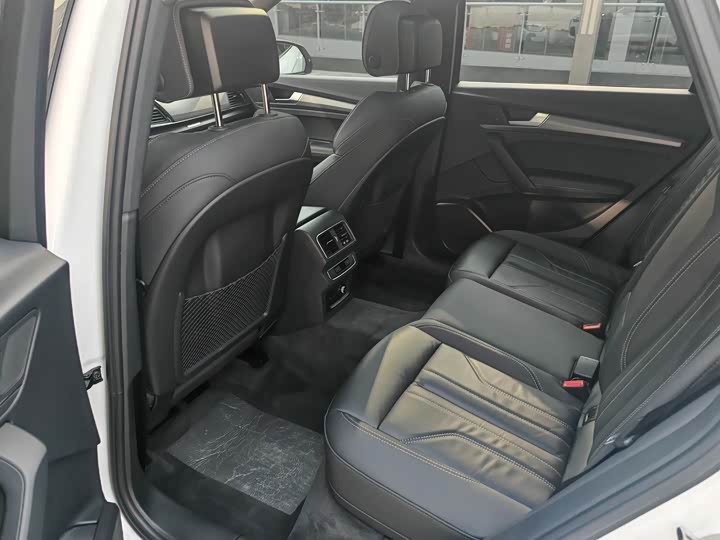 Фото 4 - Audi Q5L