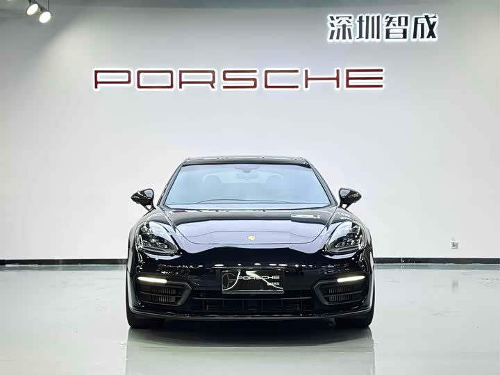 Фото 2 - Porsche Panamera