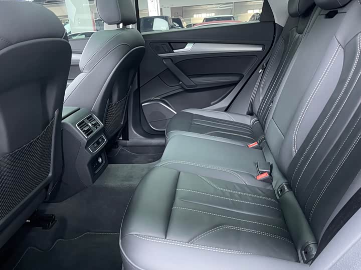 Фото 7 - Audi Q5L