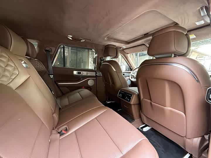 Фото 9 - Tank 700 Hybrid