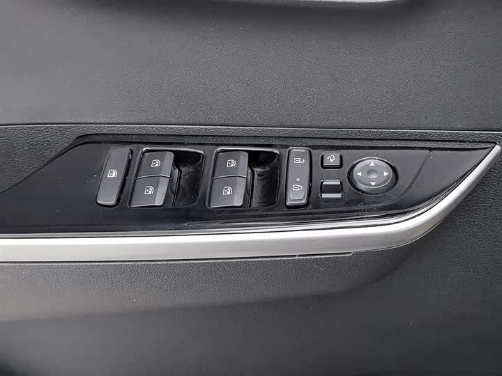 Фото 9 - Hyundai Custo