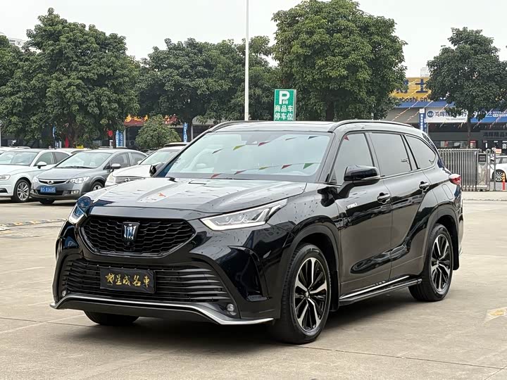 Фото 1 - Toyota Crown Kluger