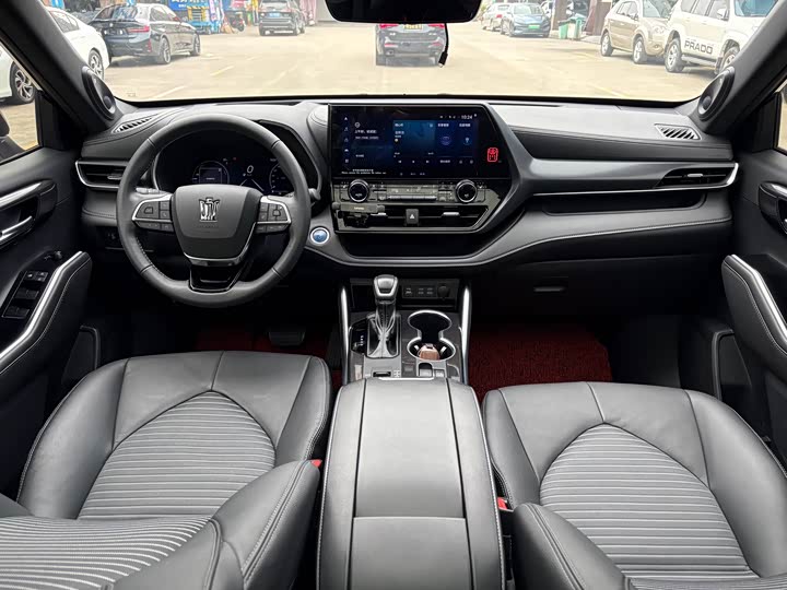 Фото 9 - Toyota Crown Kluger