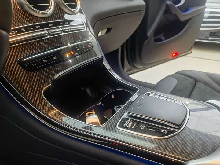 Фото 8 - Mercedes-Benz GLC-Class AMG